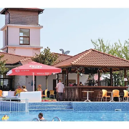Two-bedroom Holiday In *