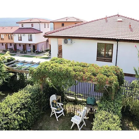 Two-bedroom Holiday In Casa vacanze *